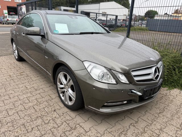 Mercedes-Benz E 200 CGI Coupé, Leder Panormadach