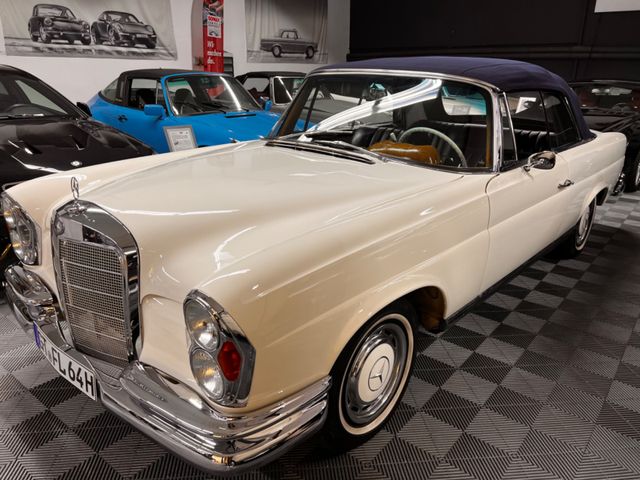 Mercedes-Benz 220 SEb Werkscabrio, Automatik