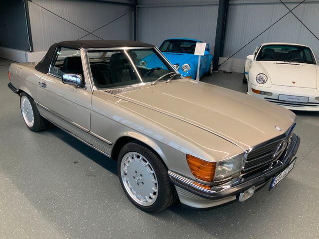 Mercedes-Benz SL 300 Roadster R 107